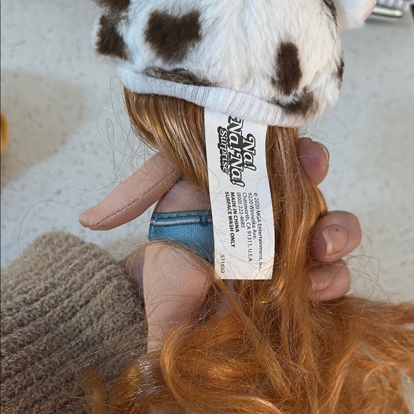 Na! Na! Na! Surprise Dolls Annabelle Moooshe Doll Cow Hat Red Hair MGA 8" - Picture 4 of 4
